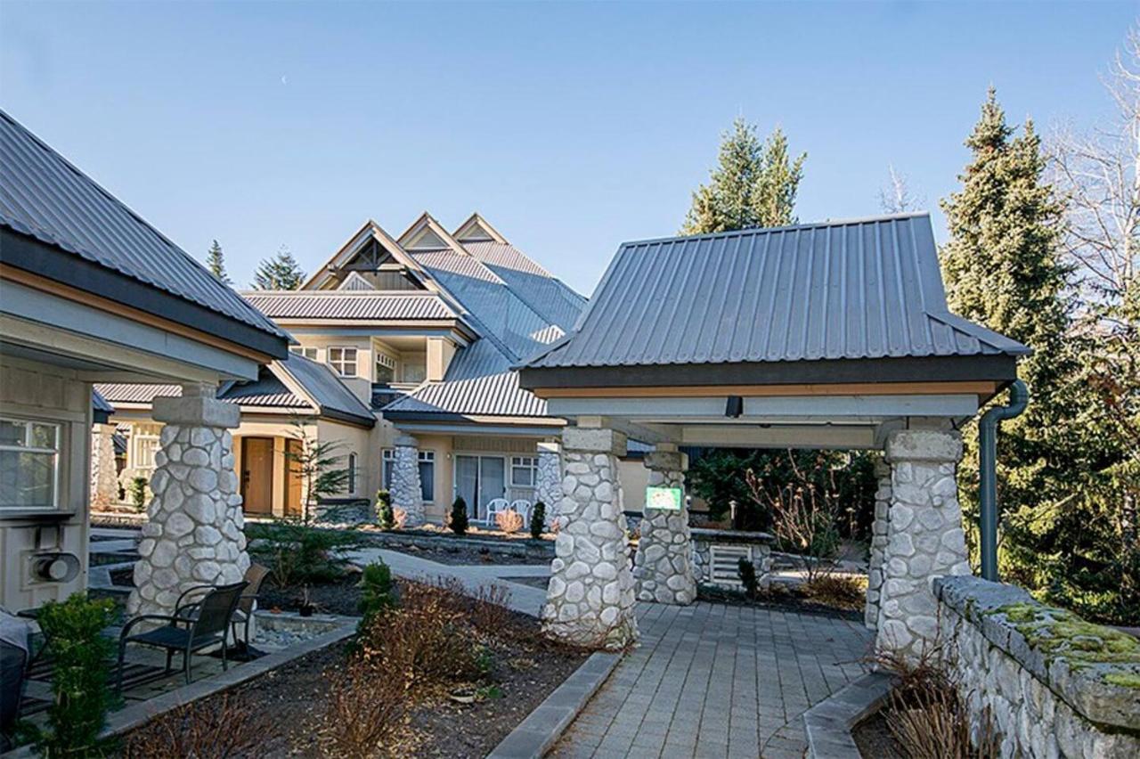 Lagoons By Cozystay Signature Whistler Exterior foto