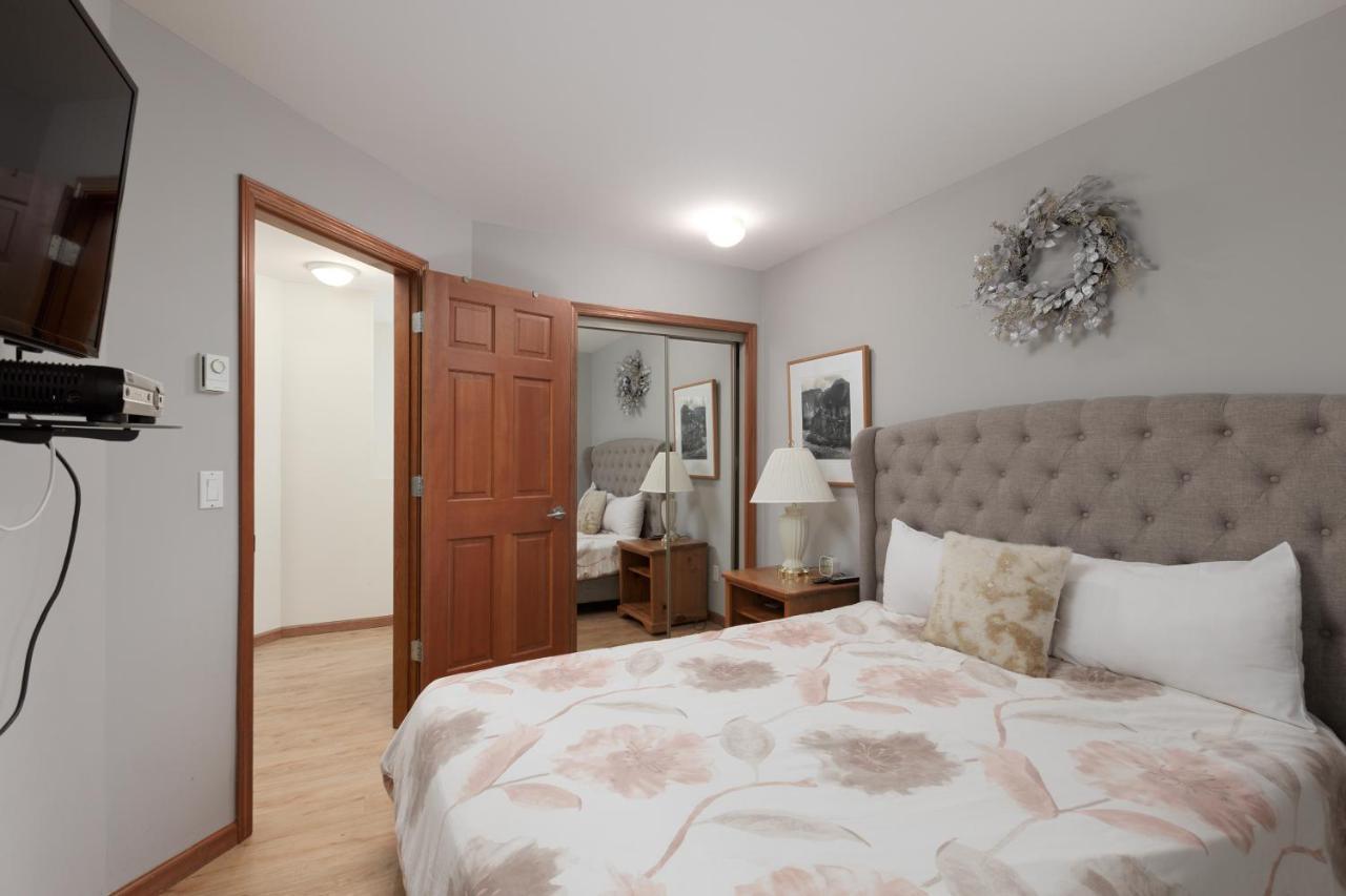 Lagoons By Cozystay Signature Whistler Exterior foto